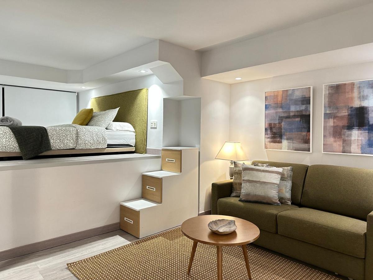 Suites 18 - Hostatel Гранада Экстерьер фото