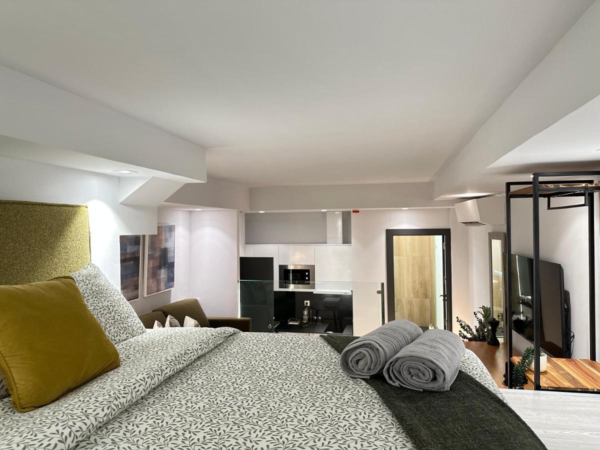 Suites 18 - Hostatel Гранада Экстерьер фото